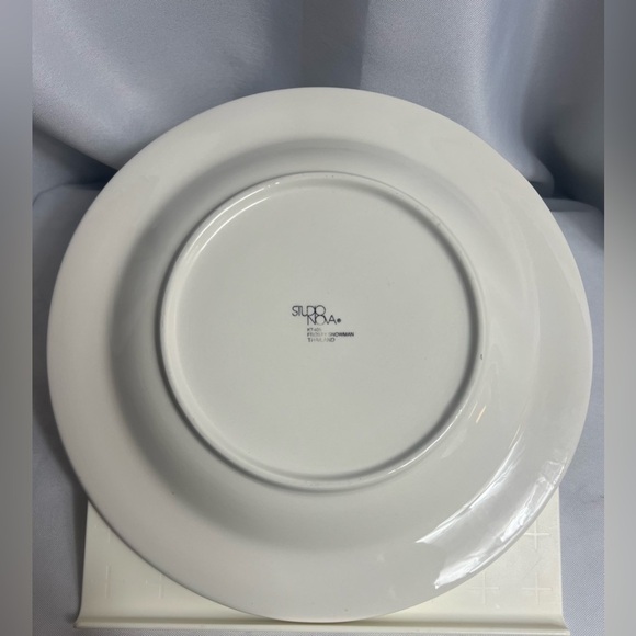 Studio Nova Frosty Snowman Winter Christmas Plate KT405 Rimmed Plate Table Decor - Picture 2 of 6